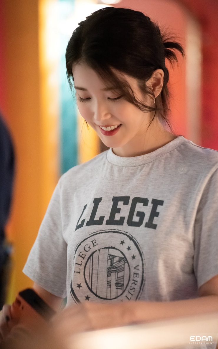IU