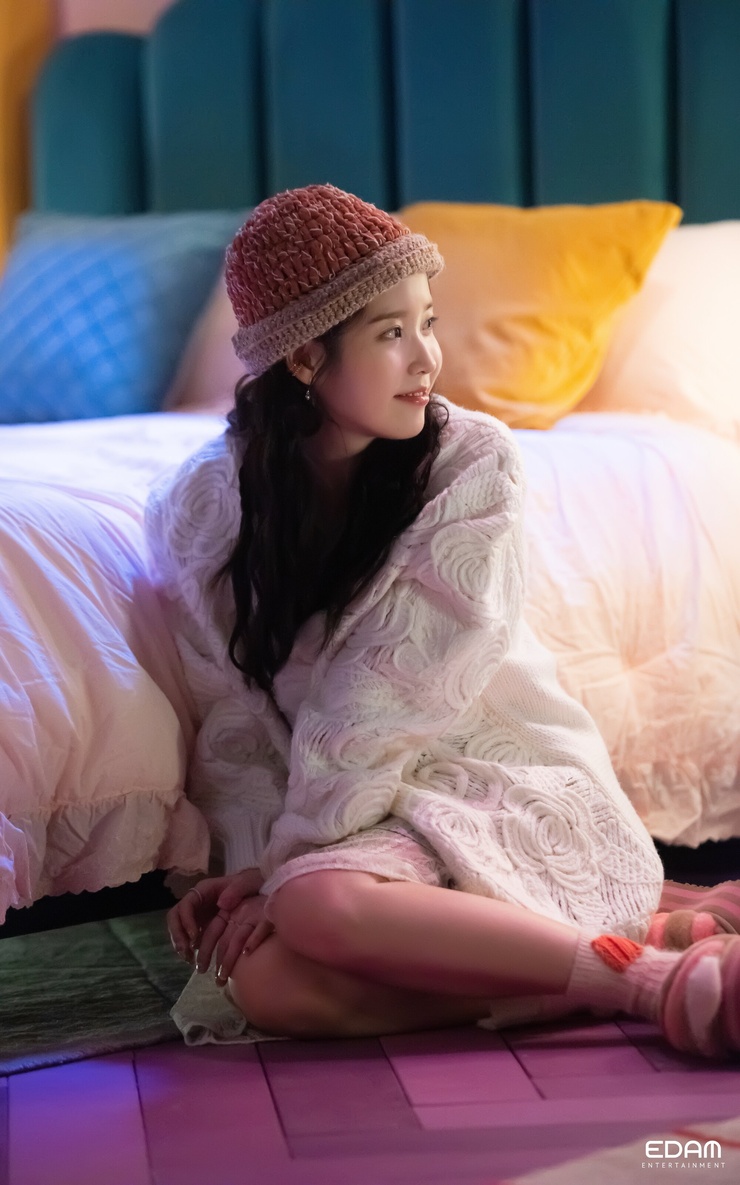 IU