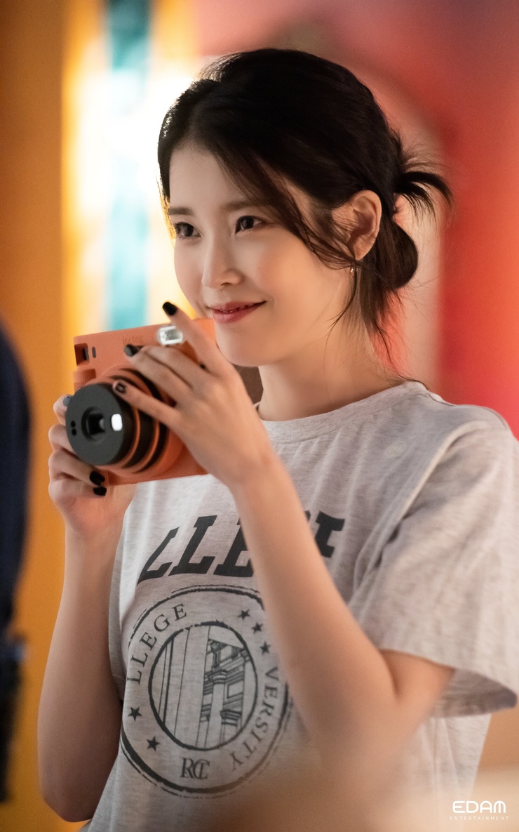 IU