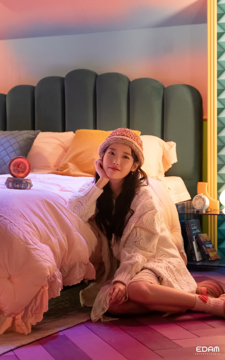 IU