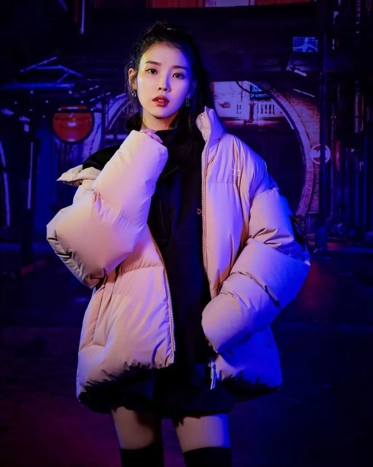 IU
