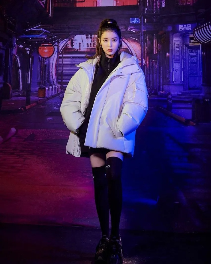 IU