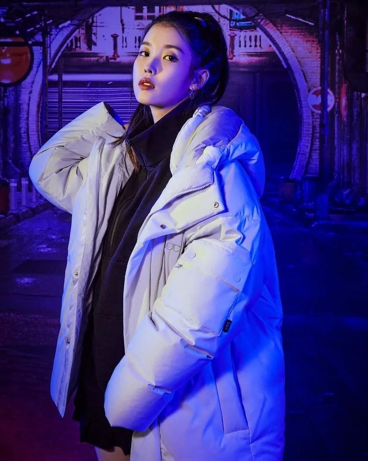 IU