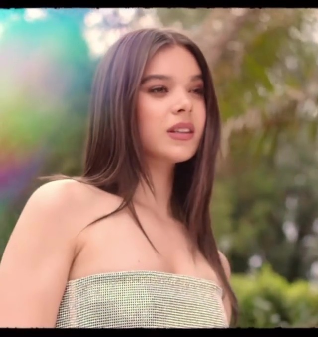 Hailee Steinfeld Hailee Steinfeld