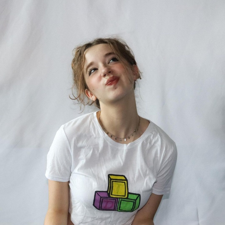 Ariella Glaser