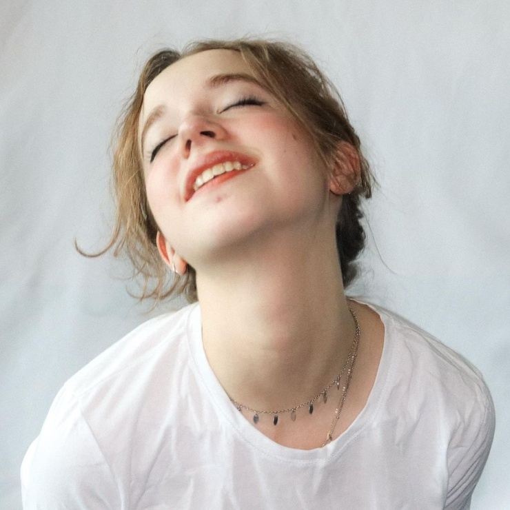 Ariella Glaser
