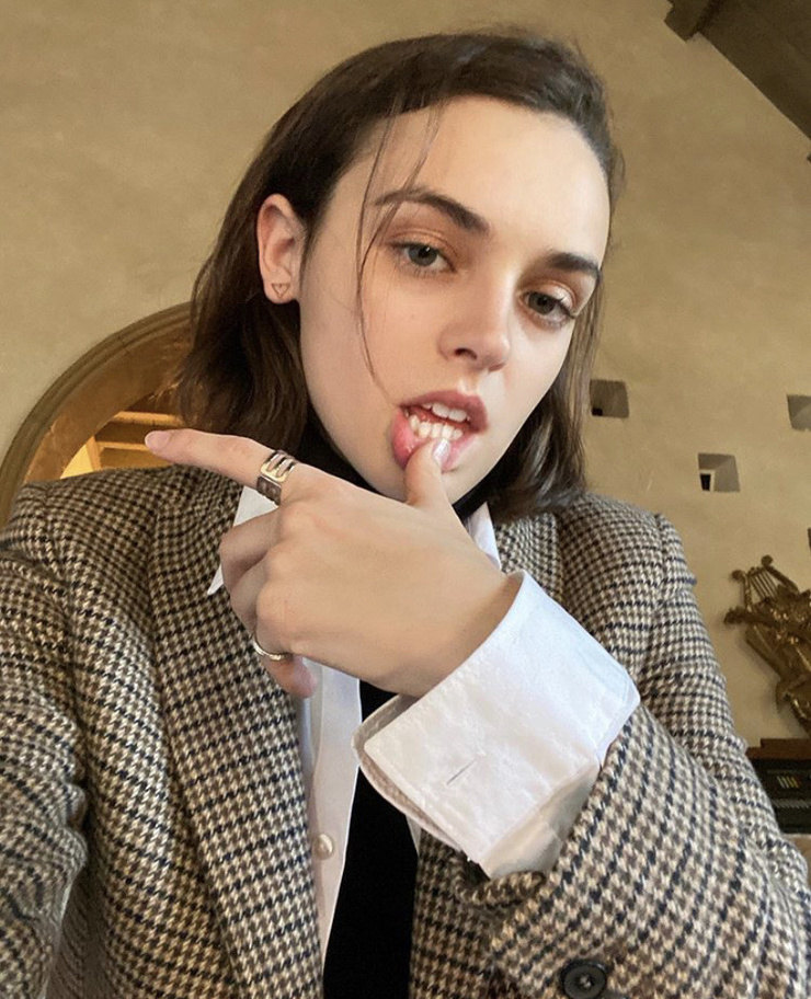 Ava Capri Ava Capri