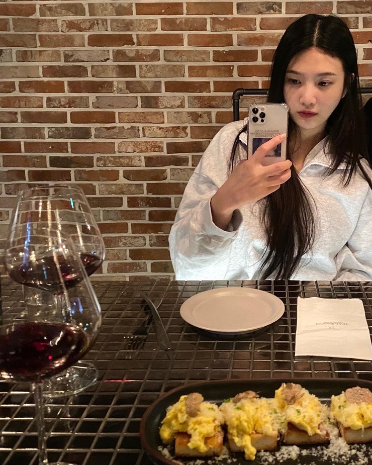 Joy (Park Soo Young)