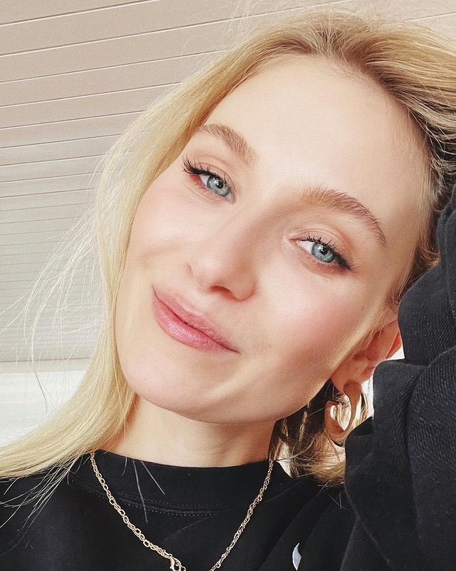 Carolin Niemczyk Carolin Niemczyk