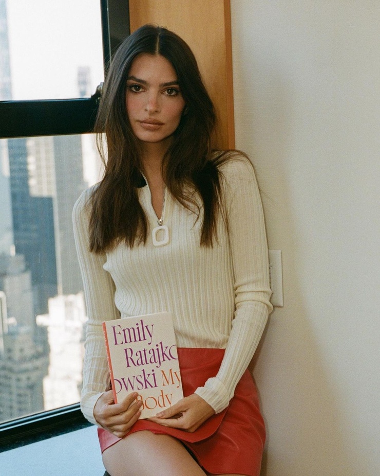 Emily Ratajkowski