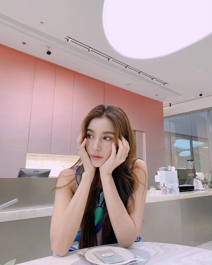 Wannarot Sonthichai