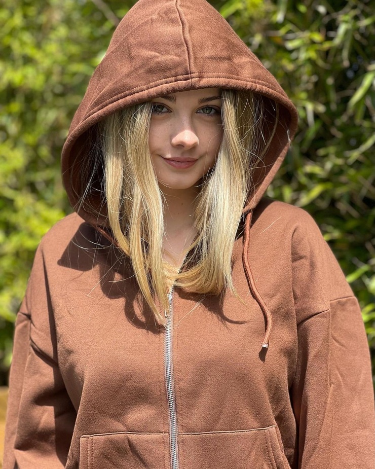 India Woollard India Woollard