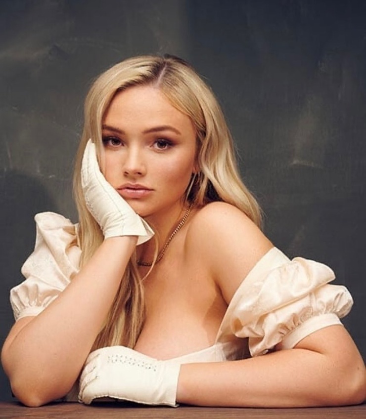 Natalie Alyn Lind