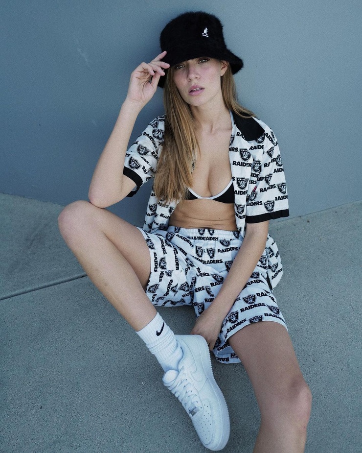 Josephine Skriver Josephine Skriver