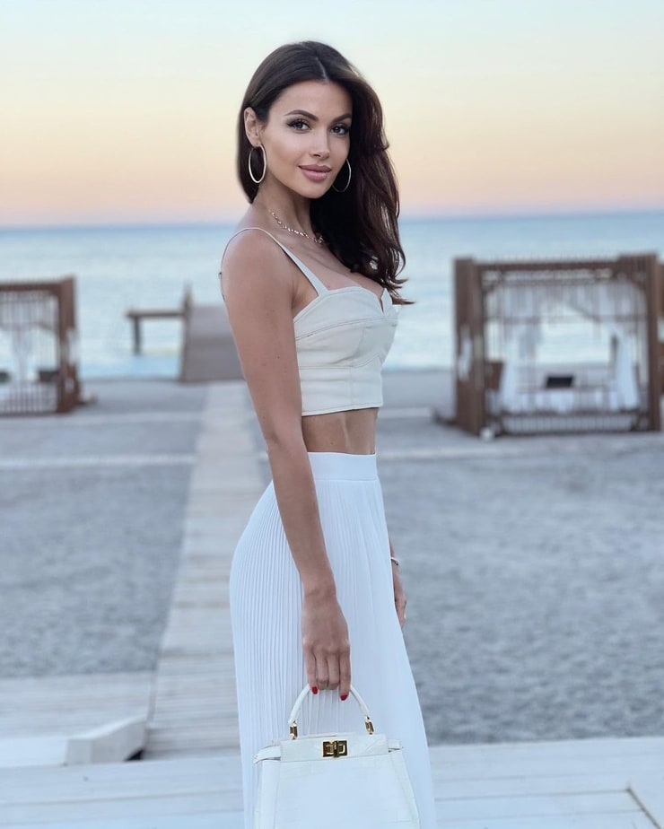 Alena Khovrina Alena Khovrina