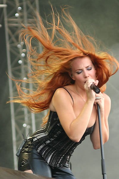 Simone Simons