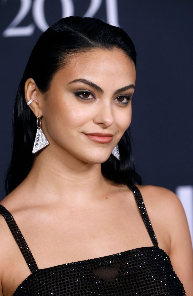 Camila Mendes