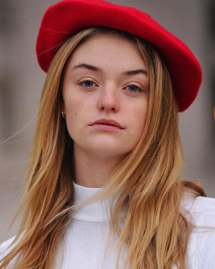 Willow Hand