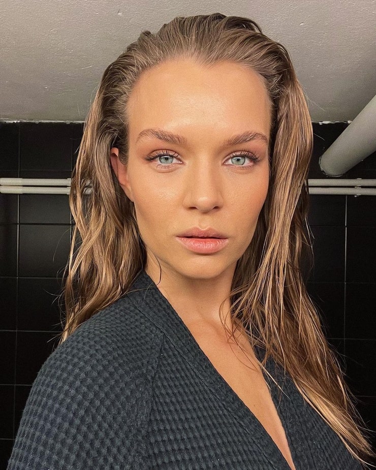 Picture of Josephine Skriver