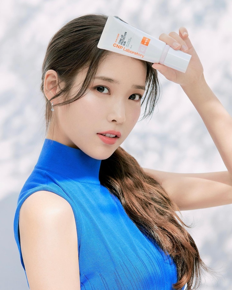 IU