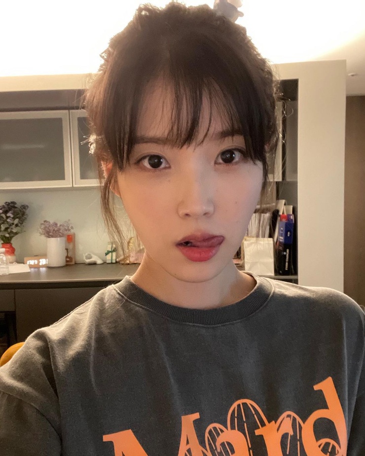 IU