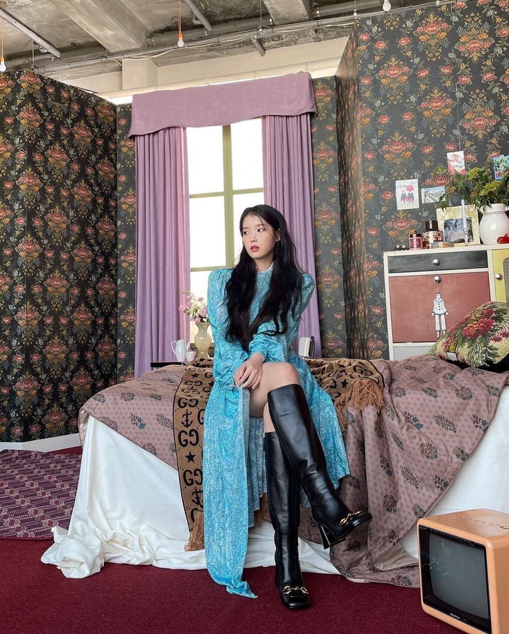 IU