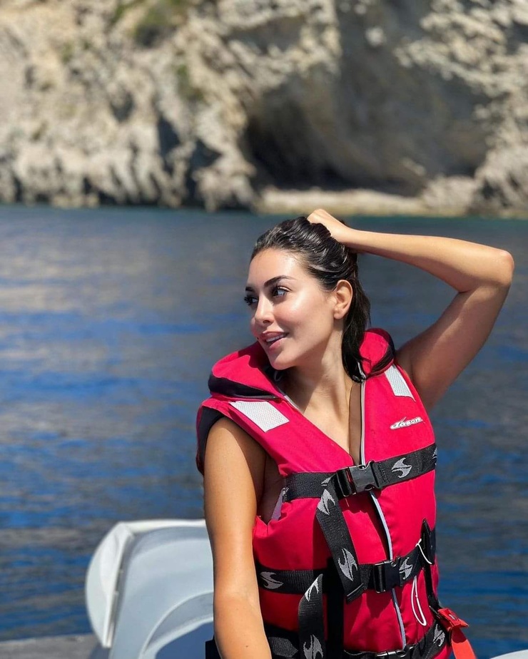 Yasmine Sabri