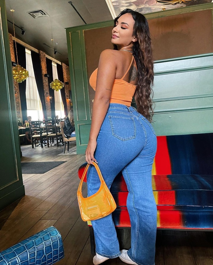 Picture of Camila Bernal