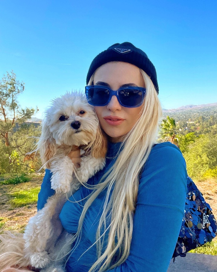 Ava Max picture