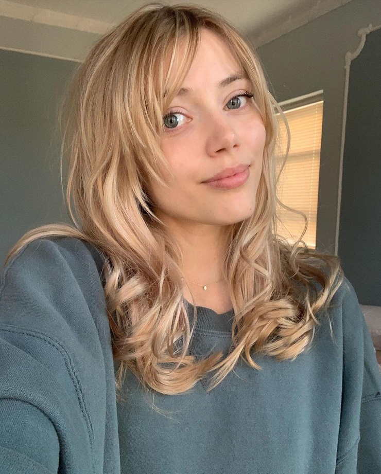 Grace Van Dien