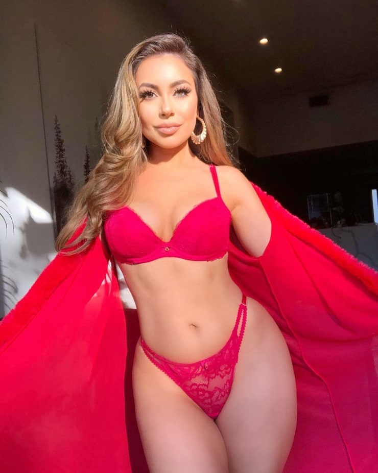 Uldouz Wallace Uldouz Wallace
