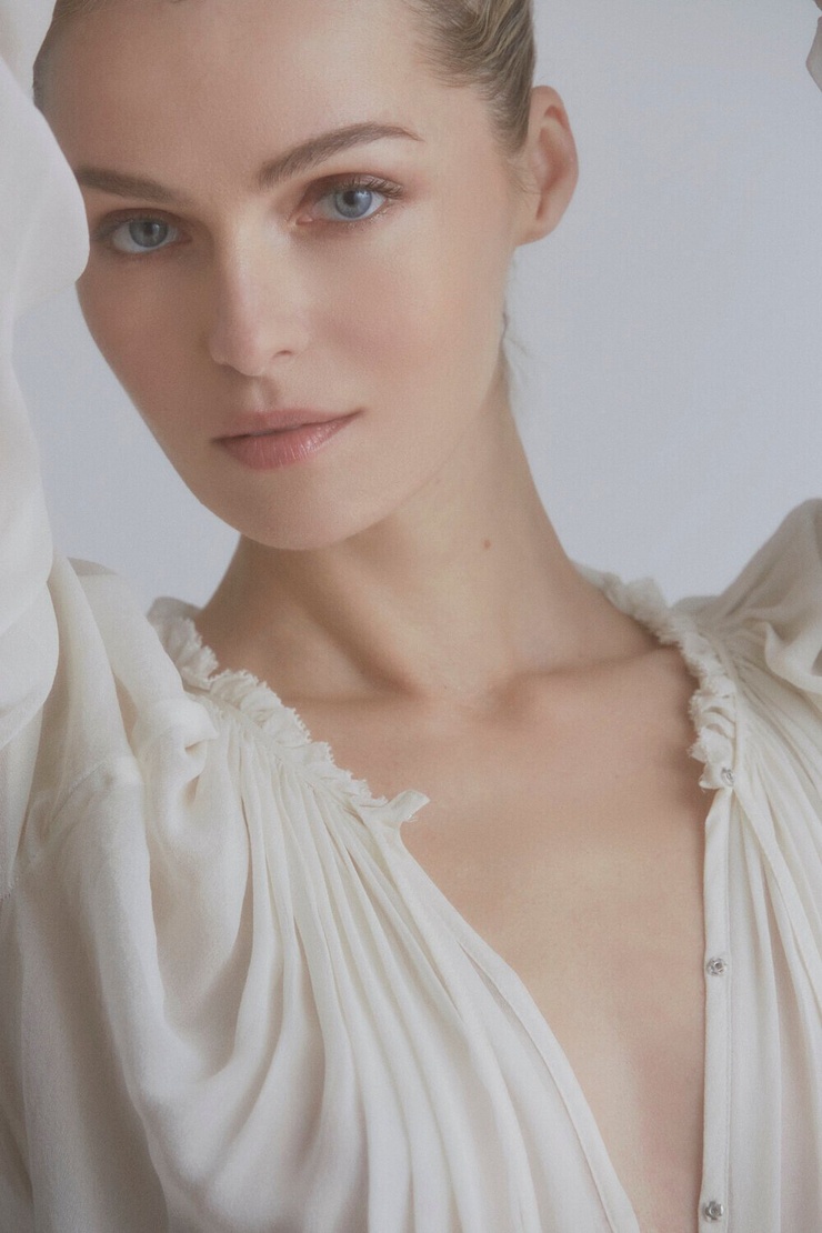Valentina Zelyaeva Valentina Zelyaeva