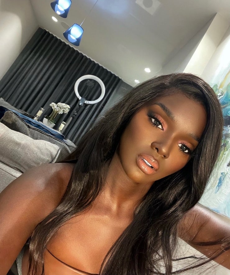 Duckie Thot