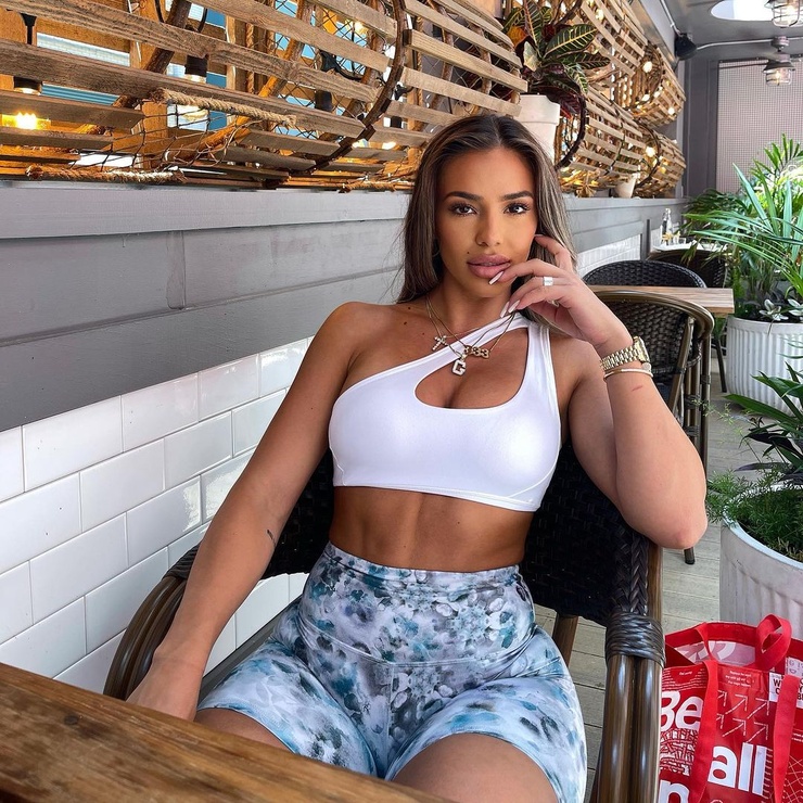 Giuliana Ava