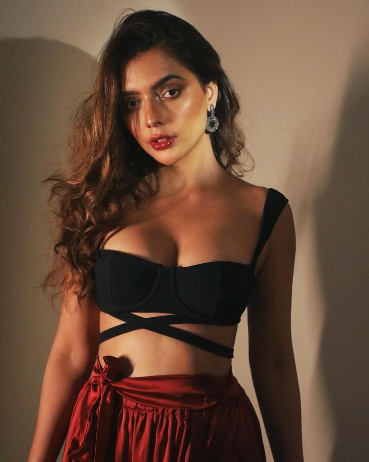 Ruhi Singh Ruhi Singh