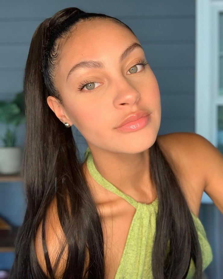 Picture of Ashley King (Model)