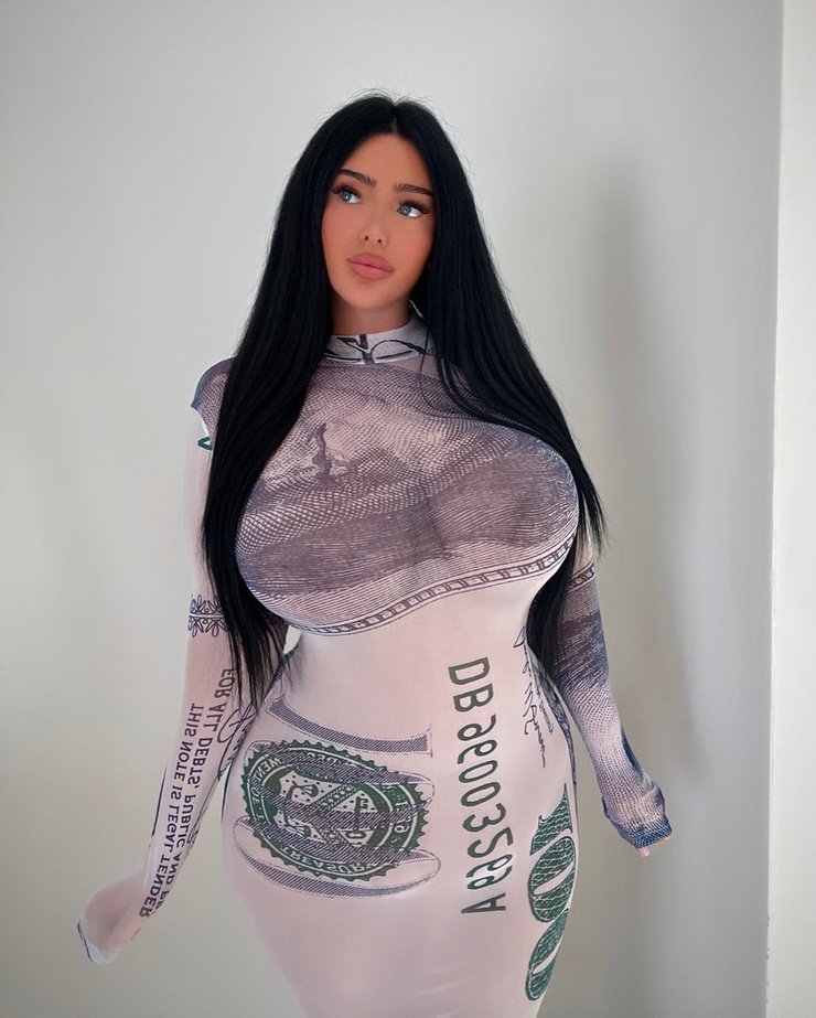 Picture of Claudia Rivier