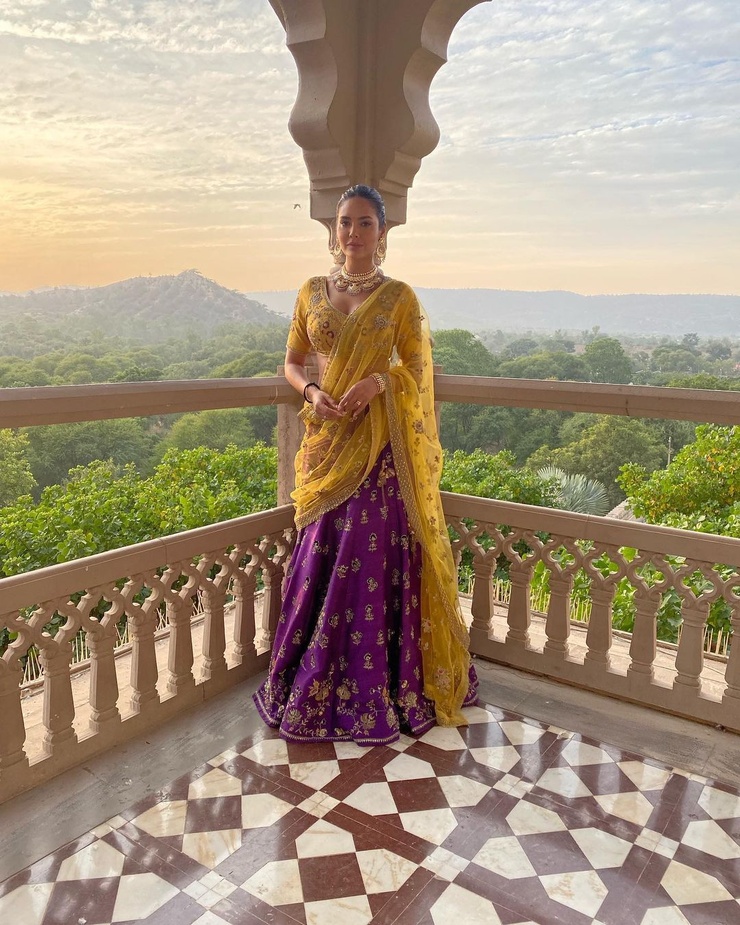 Esha Gupta Esha Gupta