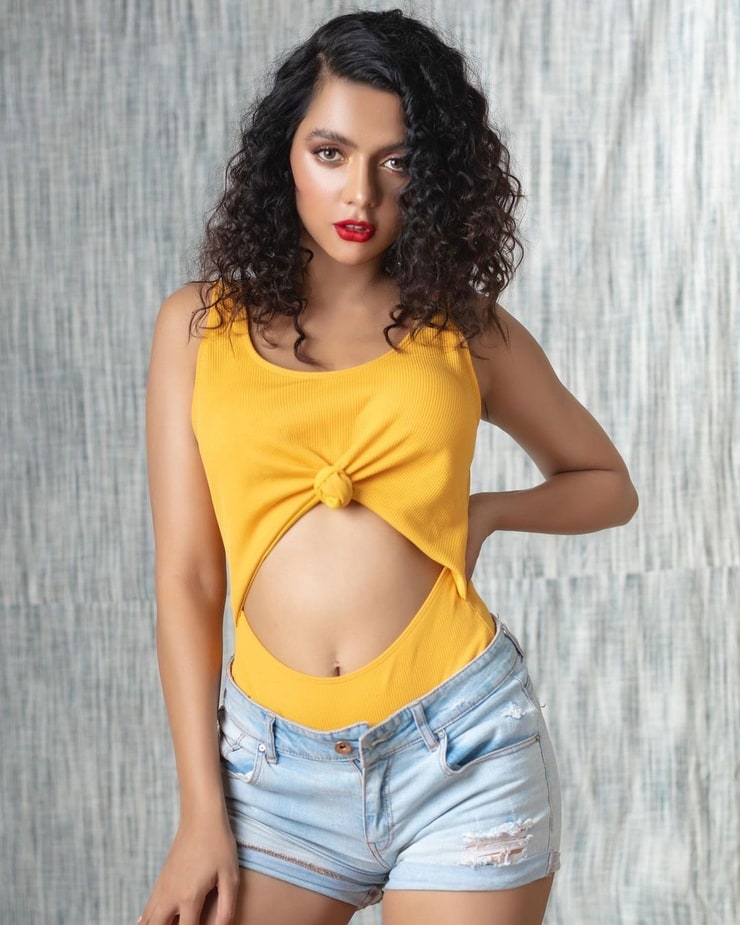 Ruhi Singh