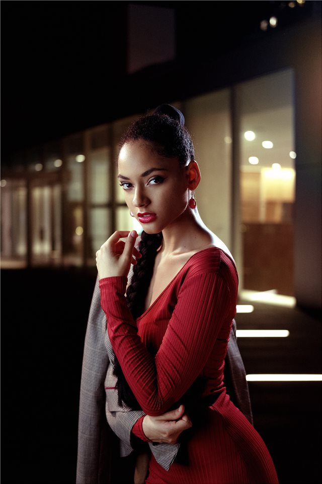 Nadine Esterl