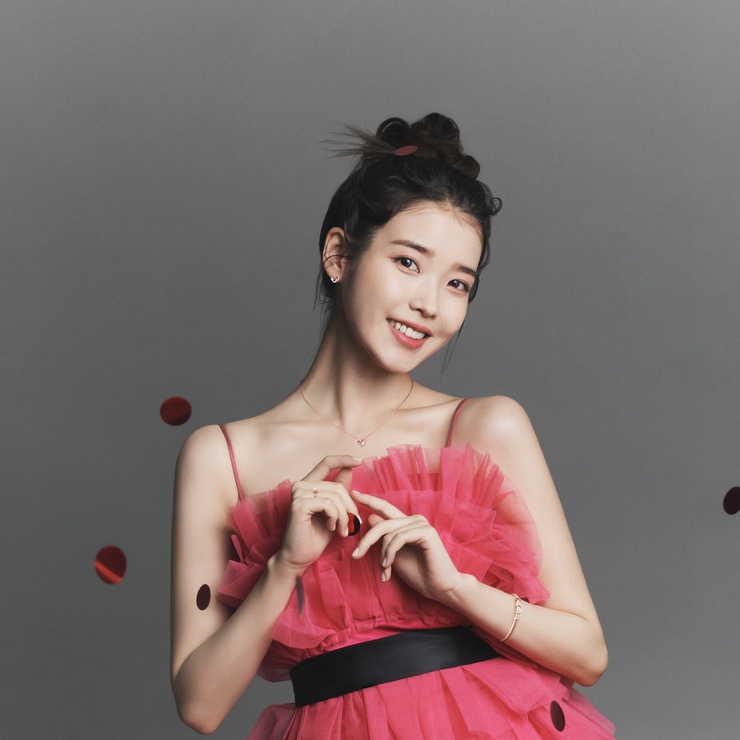 IU