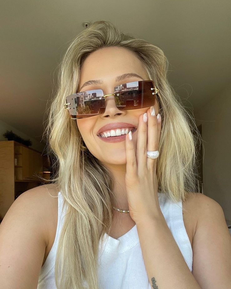 Kelli Berglund Kelli Berglund