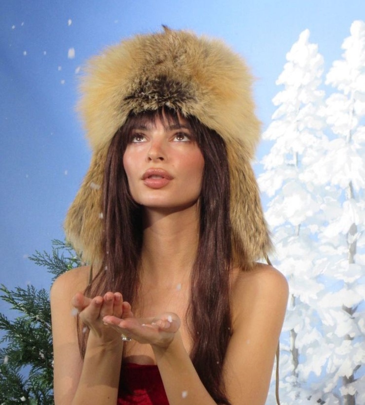 Emily Ratajkowski