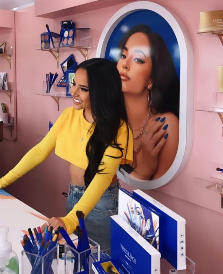 Becky G.
