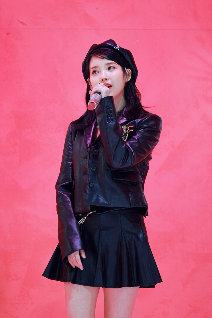 IU