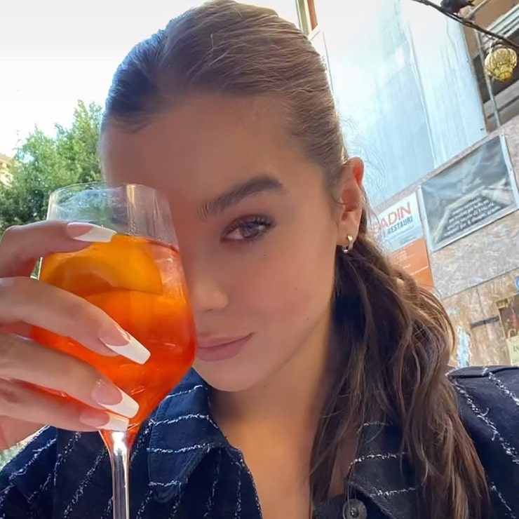 Hailee Steinfeld Hailee Steinfeld
