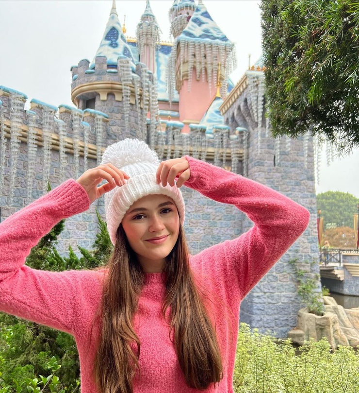 Olivia Sanabia Olivia Sanabia