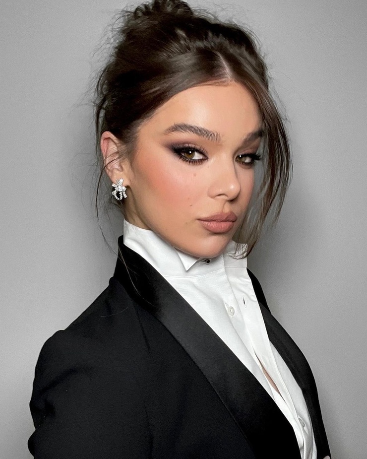 Hailee Steinfeld Hailee Steinfeld