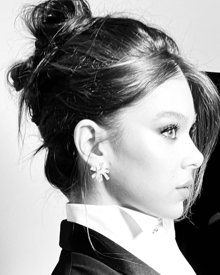 Hailee Steinfeld Hailee Steinfeld