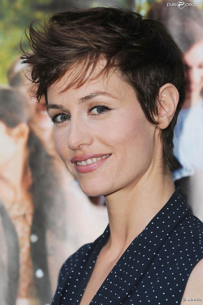 Cécile De France